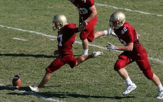 解说：J.Cole一直是一个认真打球的球员他加盟同曦这事挺纯粹的