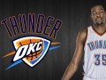 这弹跳什么水平在2012年NBA名人赛中J.Cole完成双手空接扣篮